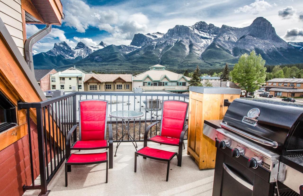 The Lookout - Top Floor Corner Unit With Stunning Views Villa Canmore Exterior photo